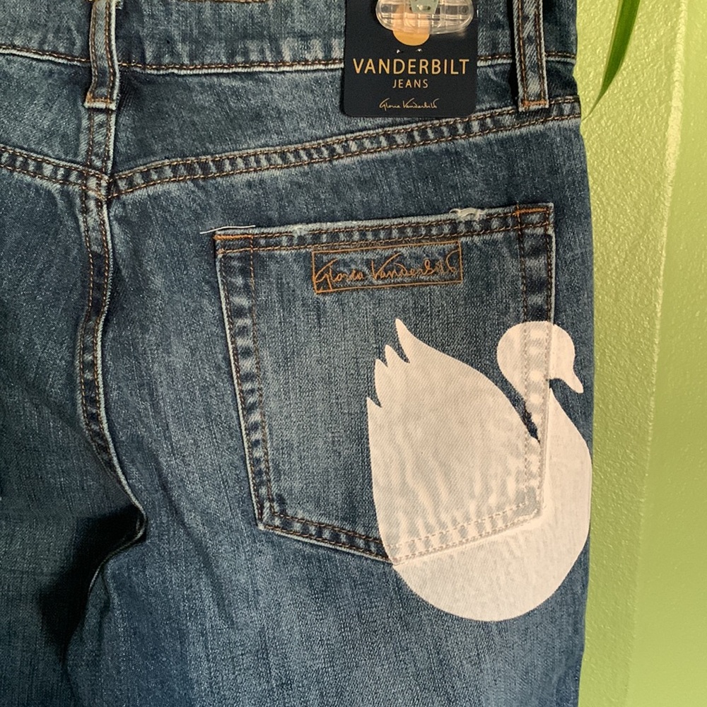 🔵 Gloria Vanderbilt Miles Jeans